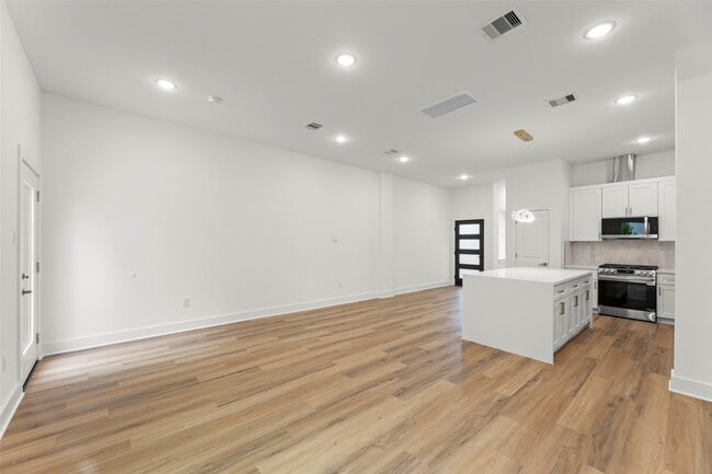 Building Photo - 3515 Rebecca St