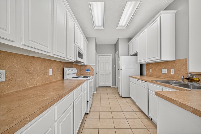 Building Photo - 110 N Burberry Park Cir