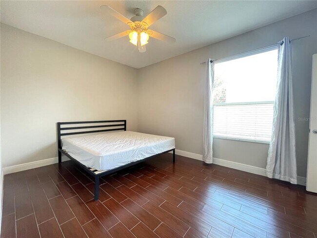 Building Photo - 907 Wildflower Rd