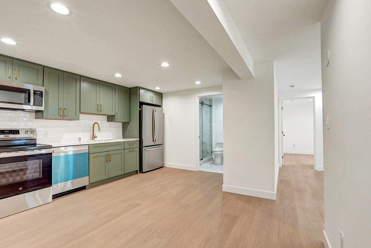 Building Photo - 644 Pier Ave