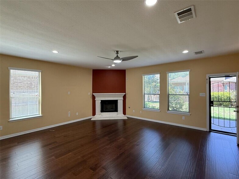 Building Photo - 1032 Dyer Creek Pl