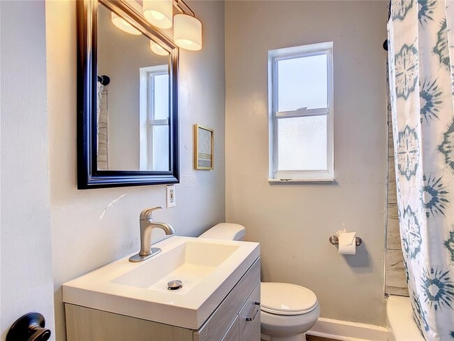 Building Photo - 2121 Dr M.L.K. Jr St N