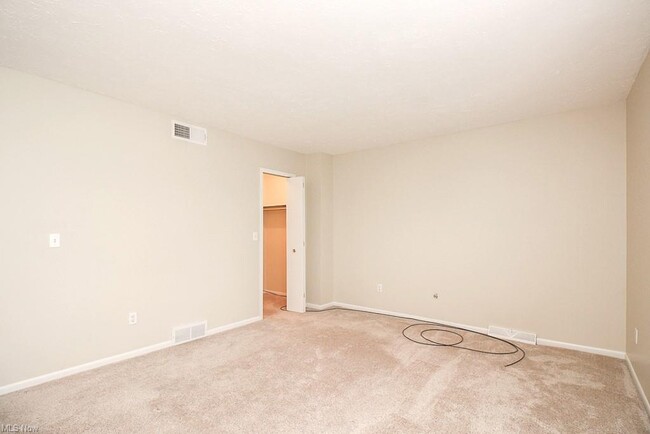 Building Photo - 1770 Rolling Hills Dr
