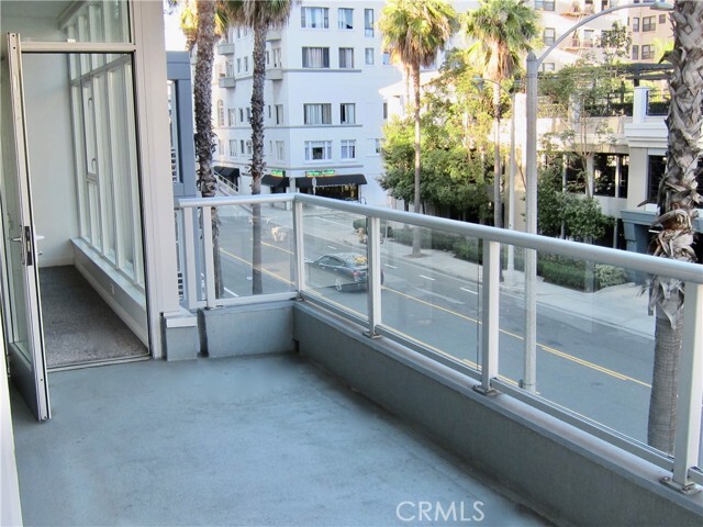 Building Photo - 411 W Seaside Way