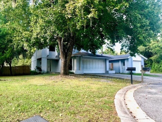 Building Photo - MOVE IN MARCH! 2 Story-Spacious 3 beds 2.5 bath townhouse with attached 2 car garage!!