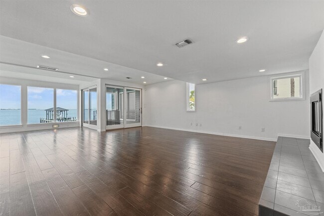 Building Photo - 1319 Soundview Trail