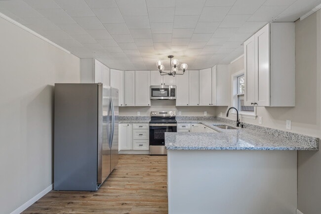 Building Photo - 117 Gayle Ave