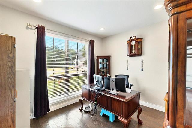 Building Photo - 505 Amistad Cv