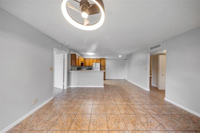 Building Photo - 941 Lyons Rd