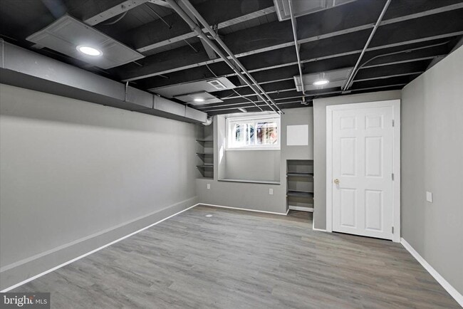 Building Photo - 608 S Eaton St
