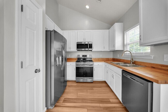 Building Photo - 408 Holmes Blvd