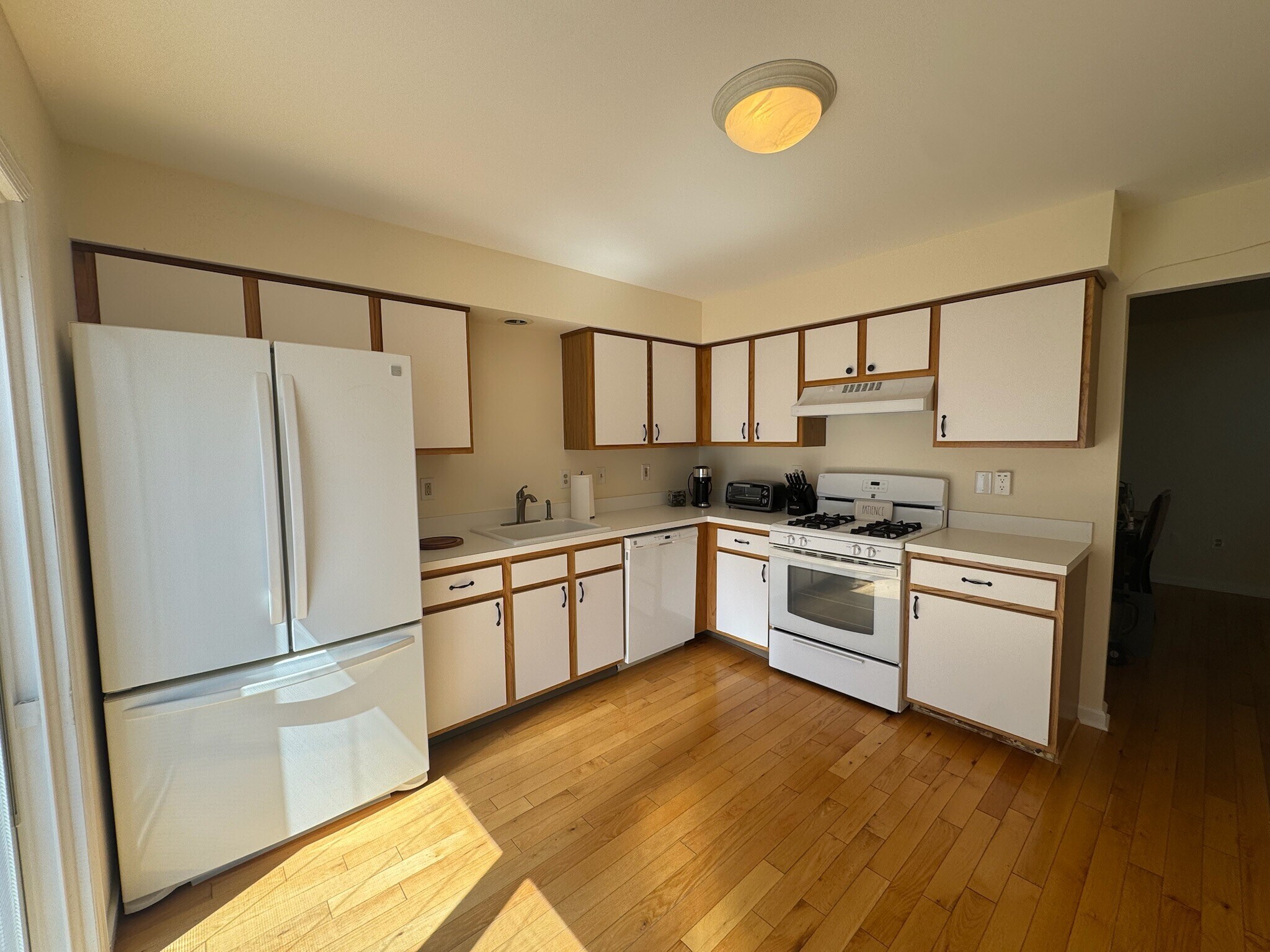 Building Photo - 86 Racquet Rd