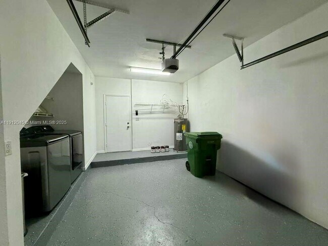 Building Photo - 922 NW 134th Ave