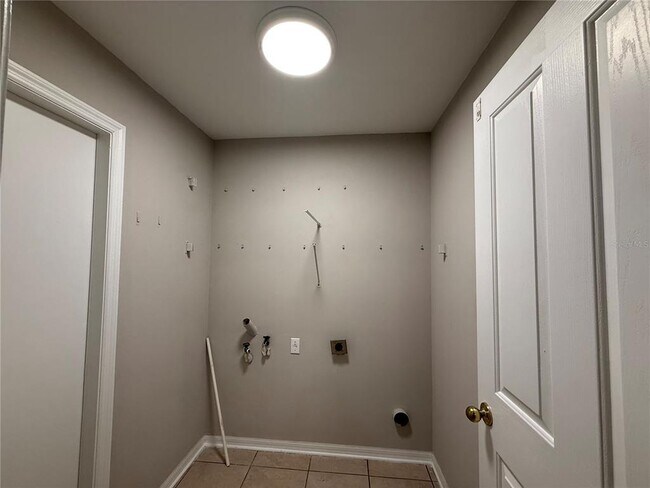 Building Photo - 5403 Lindburg St