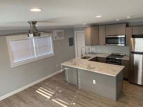 404 D StudioKitchen/bedroom - 404 Armada Rd S
