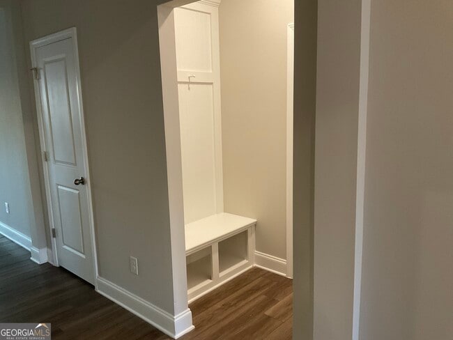 Building Photo - 495 Plainfield St