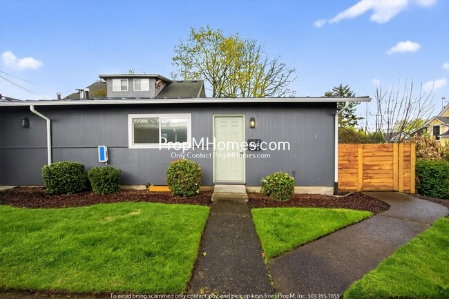 Building Photo - Updated Two Bedroom Unit with St Johns Views!