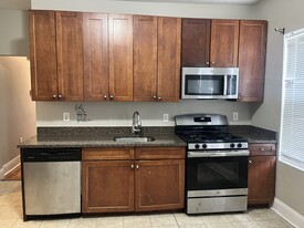 Building Photo - 46 Wildwood St