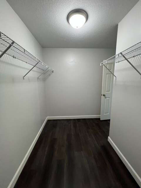 Building Photo - 696 Wilke Pl