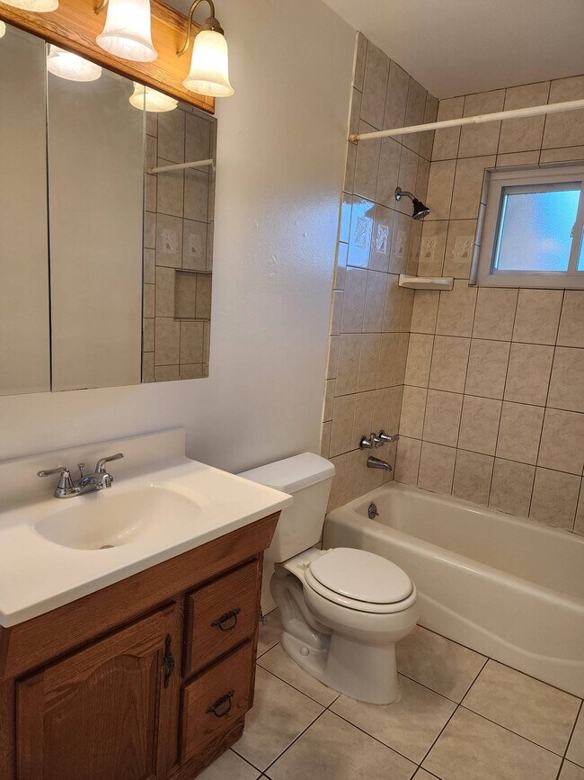 Building Photo - 2618 N Prospect St