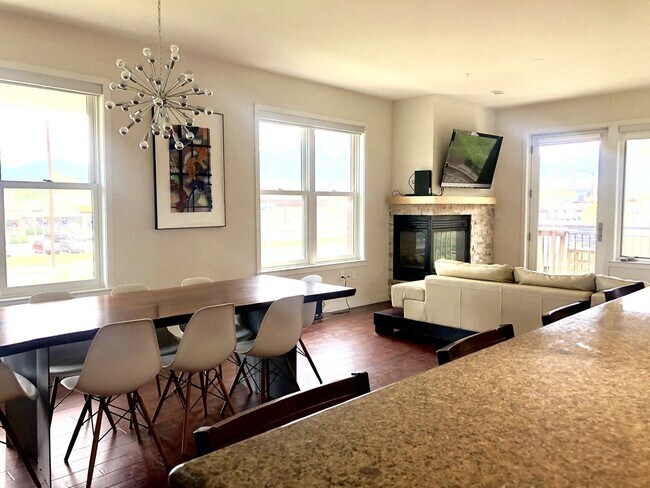 Building Photo - Two Bedroom Condo Available at The Peloton in Boulder