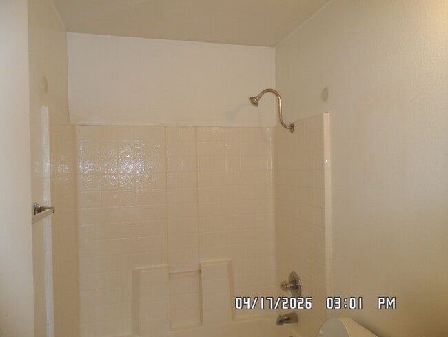 Building Photo - 3 Bedrooms, 2 Bathrooms, approx. 1392 sq. ft., 2 Car Garage, Covered Patio, Fenced, Play house,