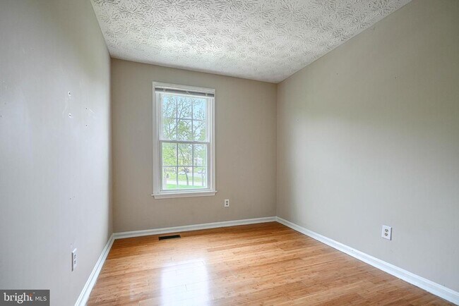 Building Photo - 43 Oak Crest Ct