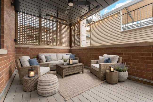 Building Photo - 3716 N Kenmore Ave