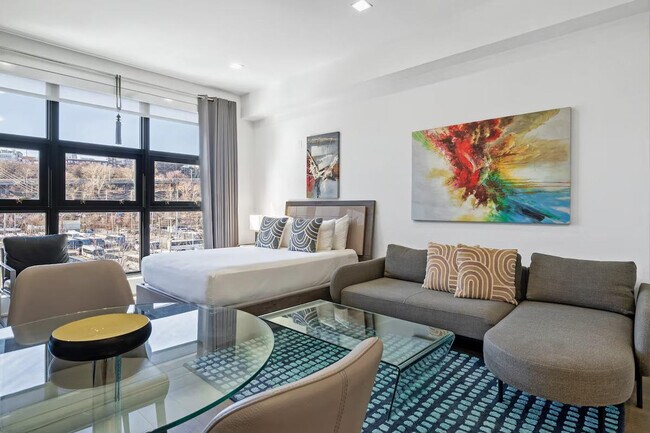 Building Photo - 1414 Grand St