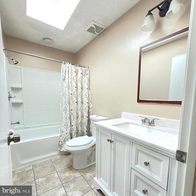 Building Photo - 10954 Blake Ln