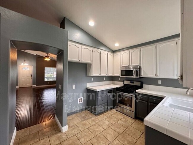 Building Photo - 30594 Glaspell Ct