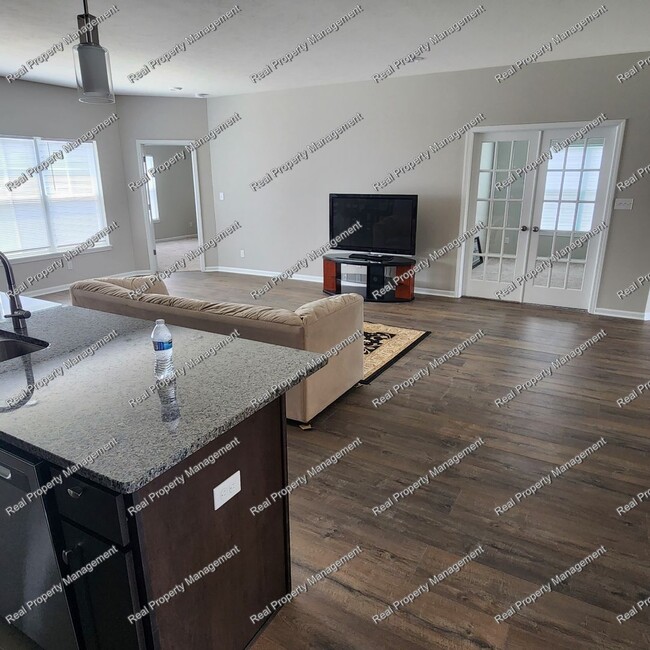 Building Photo - New Maintenance Free 2 Bedroom Home