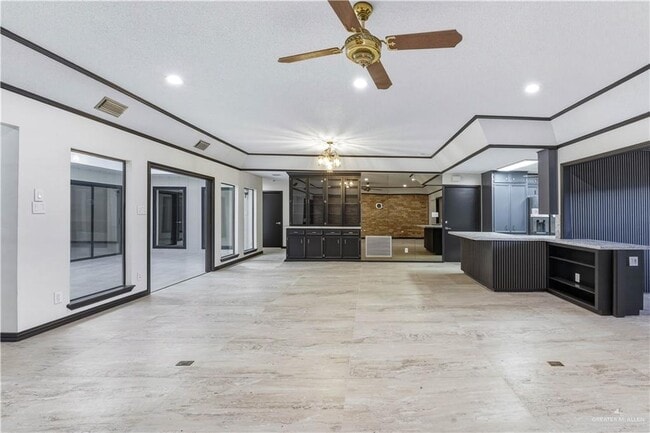 Building Photo - 21 Toronto Ave