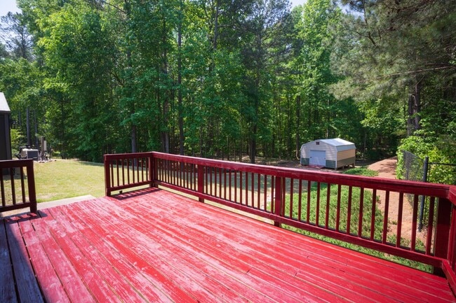 Building Photo - Private 4BR Home on Acreage with Pool and Hot Tub Near Downtown Senoia