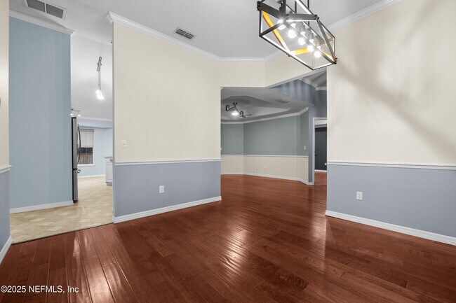 Building Photo - 6840 SW 80th Dr