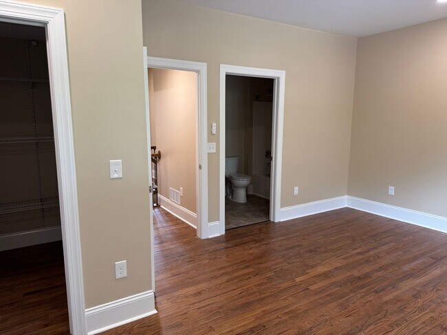 Building Photo - 330 Linden Ave