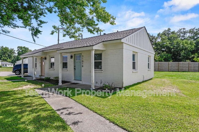 Building Photo - 3101 Azalea Dr
