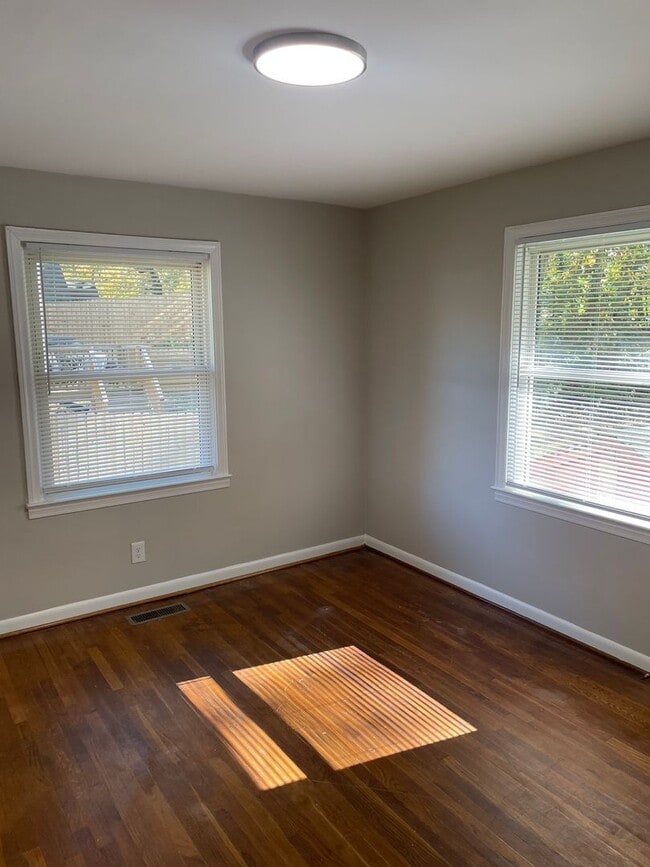 Building Photo - 10 W Twenty-Eighth St