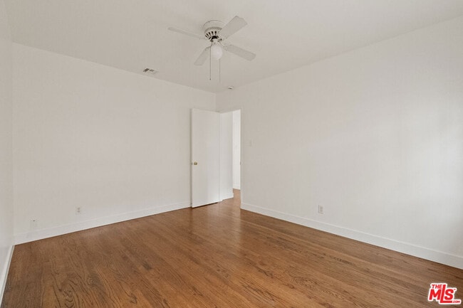 Building Photo - 821 Laveta Terrace