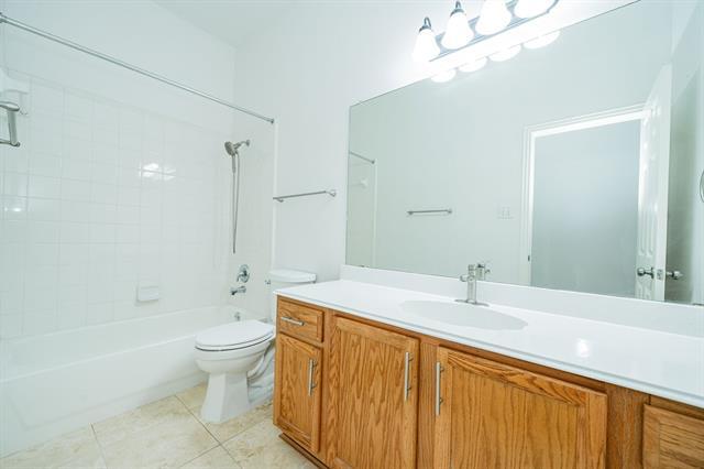 Building Photo - 910 Crater Lake Ct