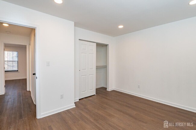 Building Photo - 801 Woodbridge Commons Way