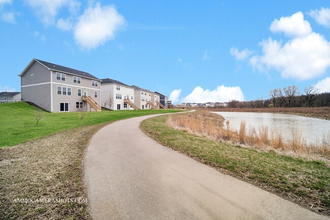 Building Photo - 1398 Kessler Dr