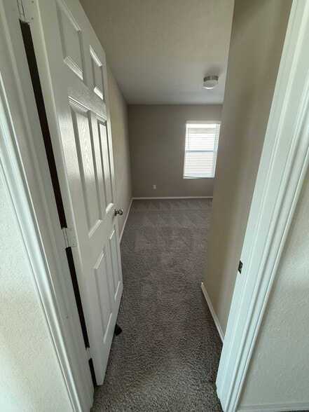 Building Photo - 9822 Silver Mist Wy