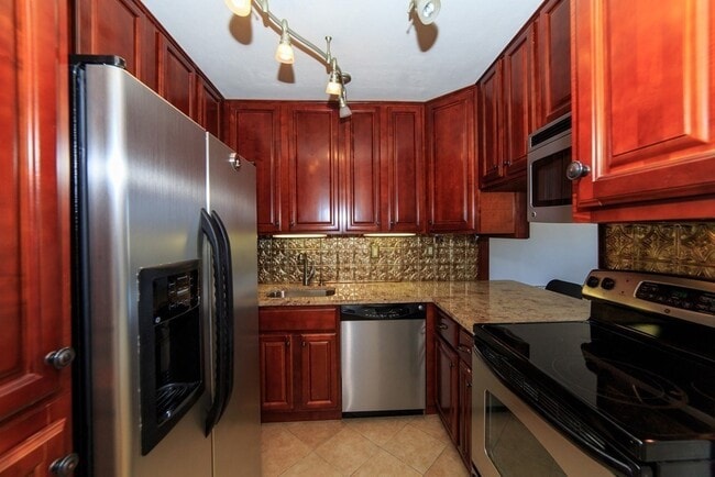 Building Photo - 60 Babcock St