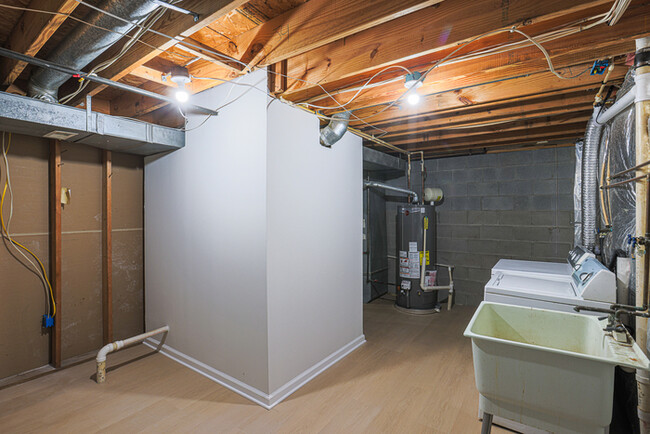 Building Photo - Beautiful 3 Bedroom Home with 2.5 Bathrooms