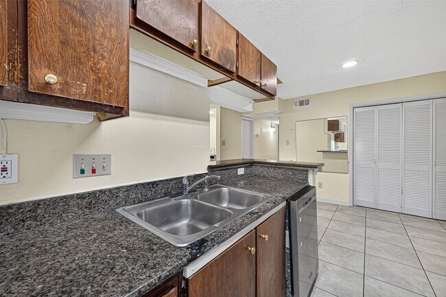 Building Photo - 8360 Jorine Dr