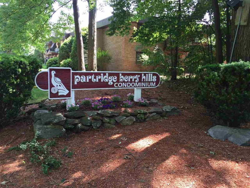 Building Photo - 9 Strawberry Bank Rd