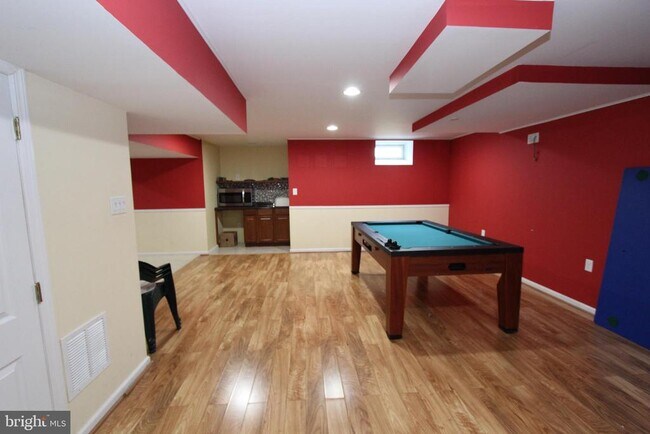 Building Photo - 26 Esterbrook Dr