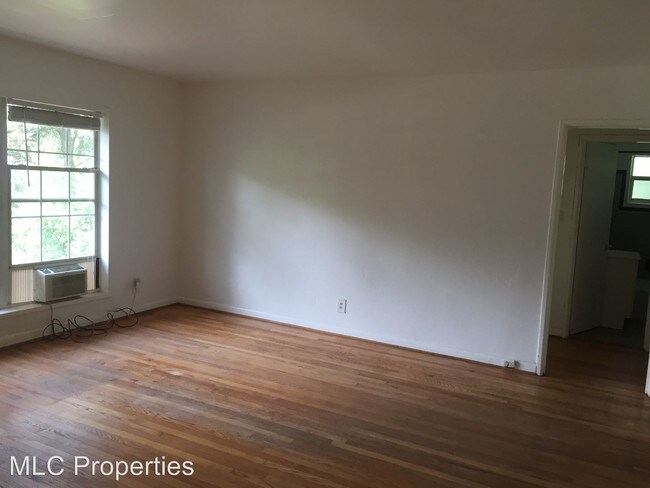 Building Photo - 893 Greenwood Ave