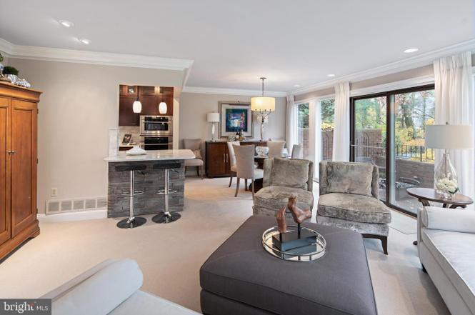 Building Photo - 70 Sutphin